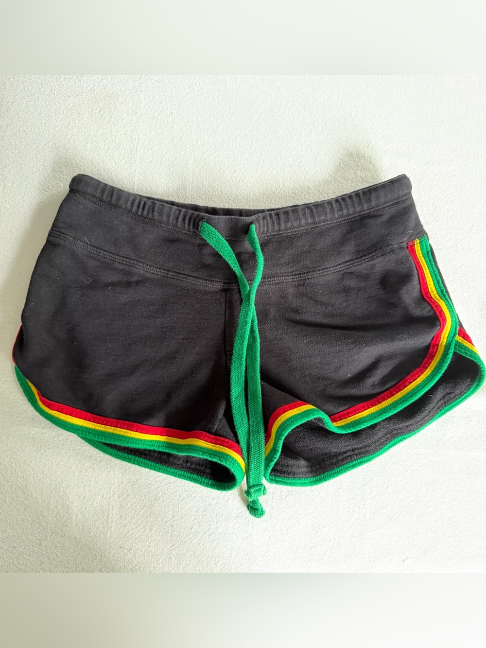 Black Dolphin Shorts Jamaica Rasta Red Yellow Green Trim Size Small